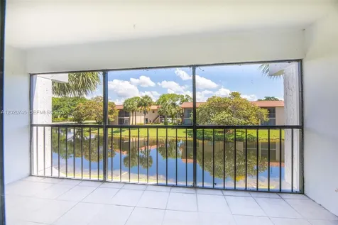 200 Lakeview Drive Weston FL 33326