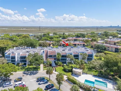 200 Lakeview Drive Weston FL 33326