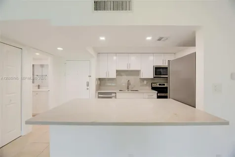 200 Lakeview Drive Weston FL 33326