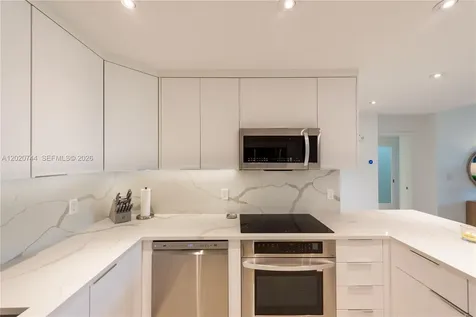 251 Crandon Boulevard Key Biscayne FL 33149