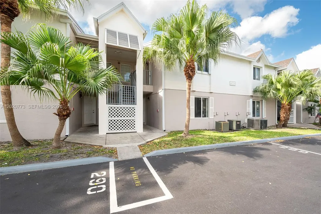 6720 NW 174th Terrace Hialeah FL 33015