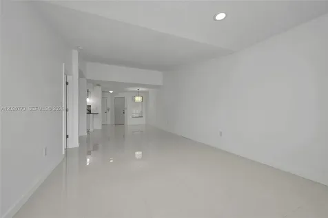 6720 NW 174th Terrace Hialeah FL 33015
