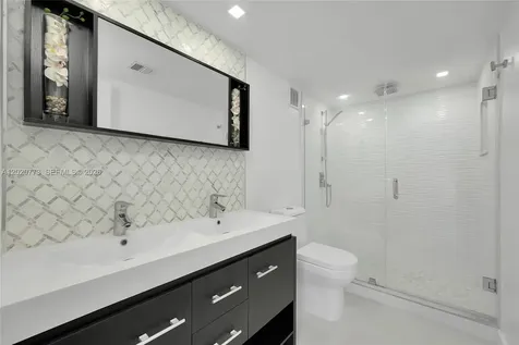 6720 NW 174th Terrace Hialeah FL 33015
