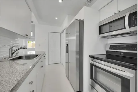 6720 NW 174th Terrace Hialeah FL 33015