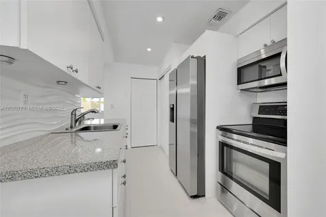6720 NW 174th Terrace Hialeah FL 33015