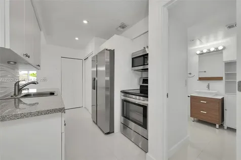 6720 NW 174th Terrace Hialeah FL 33015