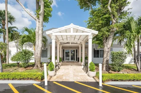 6720 NW 174th Terrace Hialeah FL 33015