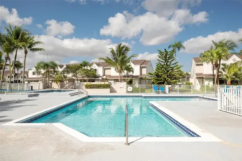 6720 NW 174th Terrace Hialeah FL 33015