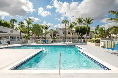 6720 NW 174th Terrace Hialeah FL 33015