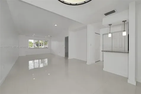 6720 NW 174th Terrace Hialeah FL 33015