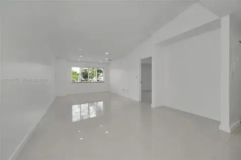 6720 NW 174th Terrace Hialeah FL 33015