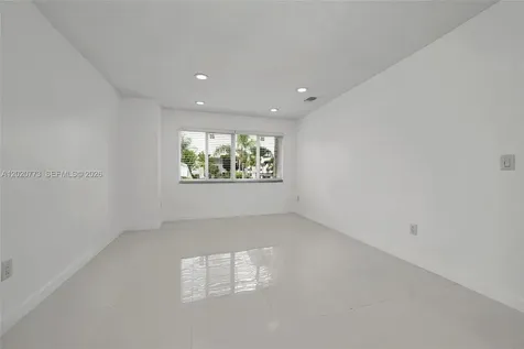 6720 NW 174th Terrace Hialeah FL 33015
