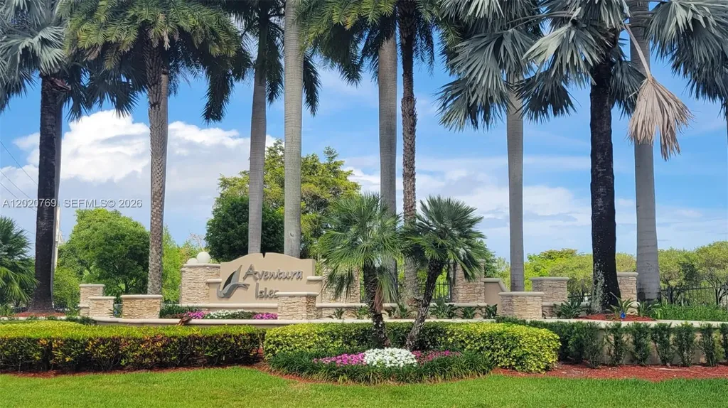 438 NE 194th Terrace Miami FL 33179