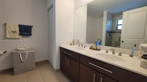 438 NE 194th Terrace Miami FL 33179