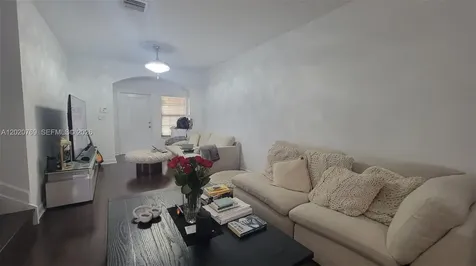 438 NE 194th Terrace Miami FL 33179