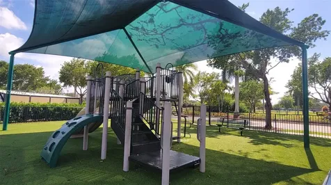 438 NE 194th Terrace Miami FL 33179