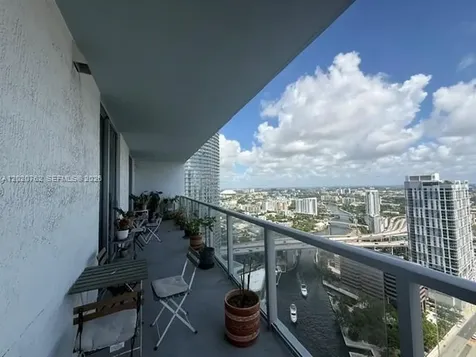 185 SW 7th Street Miami FL 33130