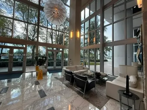185 SW 7th Street Miami FL 33130