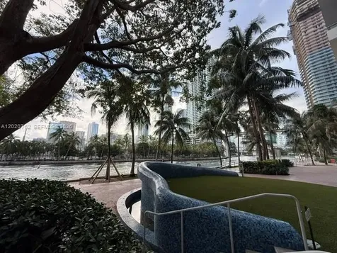 185 SW 7th Street Miami FL 33130