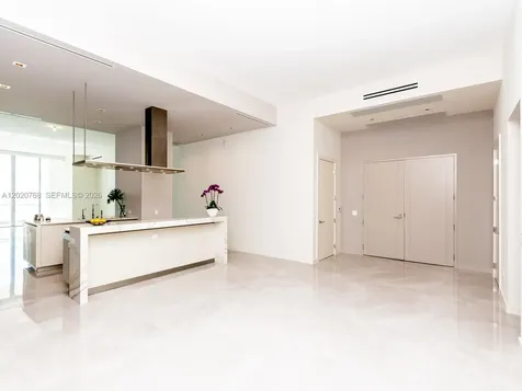 18501 E Collins Sunny Isles Beach FL 33160