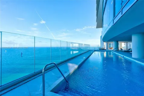 18501 E Collins Sunny Isles Beach FL 33160
