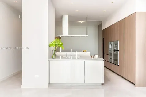 18501 E Collins Sunny Isles Beach FL 33160