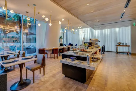18501 E Collins Sunny Isles Beach FL 33160