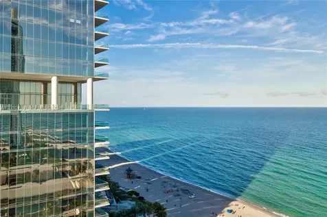 18501 E Collins Sunny Isles Beach FL 33160