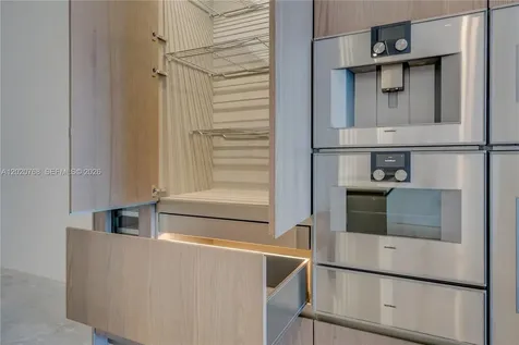 18501 E Collins Sunny Isles Beach FL 33160