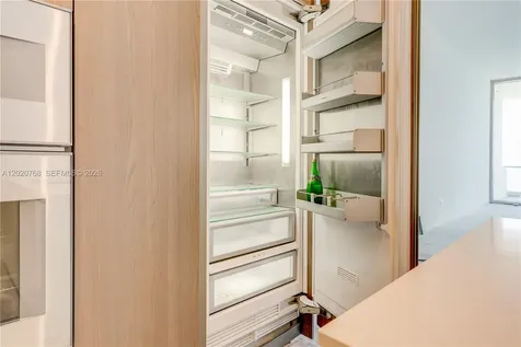 18501 E Collins Sunny Isles Beach FL 33160