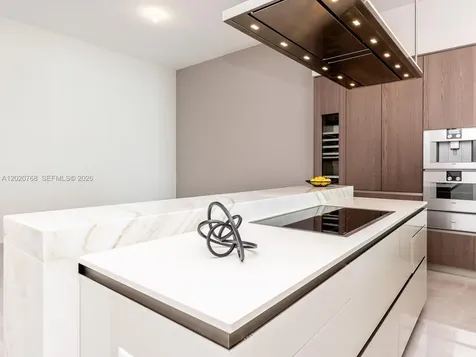 18501 E Collins Sunny Isles Beach FL 33160