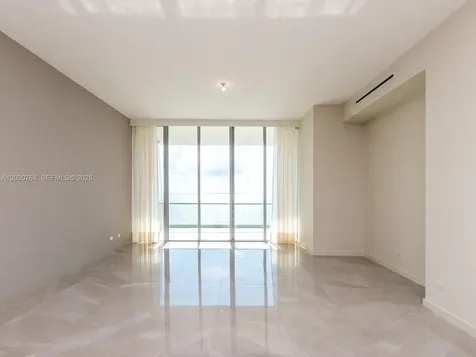 18501 E Collins Sunny Isles Beach FL 33160
