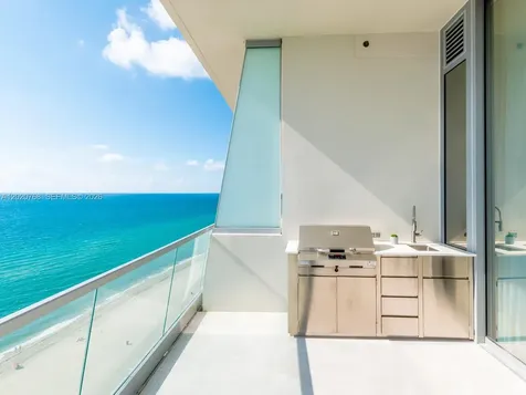 18501 E Collins Sunny Isles Beach FL 33160