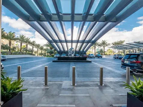 18501 E Collins Sunny Isles Beach FL 33160