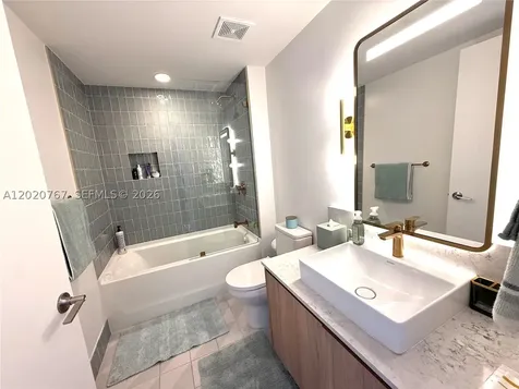 159 NE 6th Street Miami FL 33132