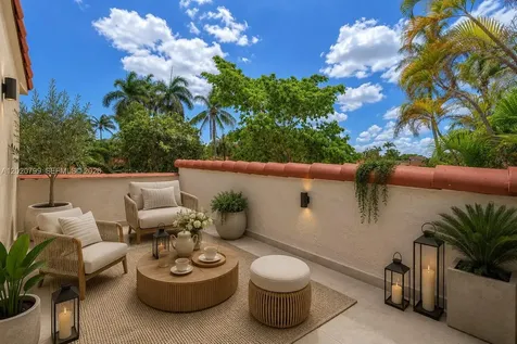 1010 NE 204th Terrace Miami FL 33179
