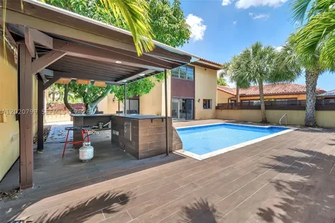 1010 NE 204th Terrace Miami FL 33179