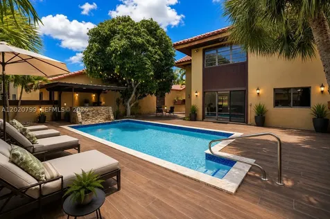 1010 NE 204th Terrace Miami FL 33179