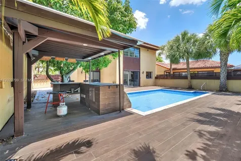 1010 NE 204th Terrace Miami FL 33179