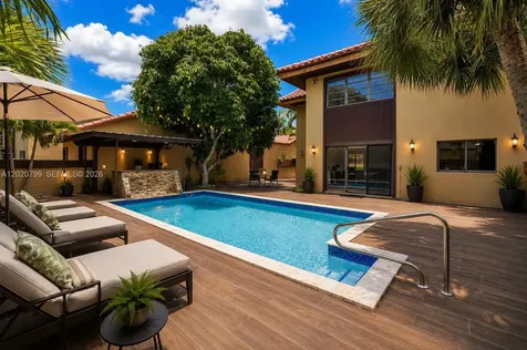 1010 NE 204th Terrace Miami FL 33179
