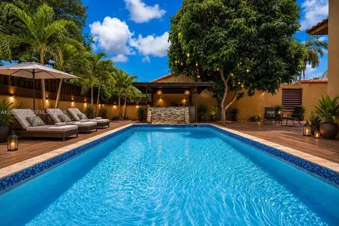 1010 NE 204th Terrace Miami FL 33179
