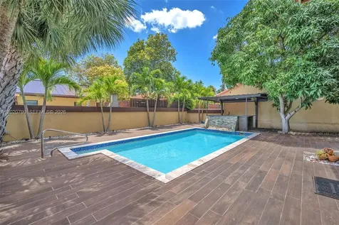 1010 NE 204th Terrace Miami FL 33179