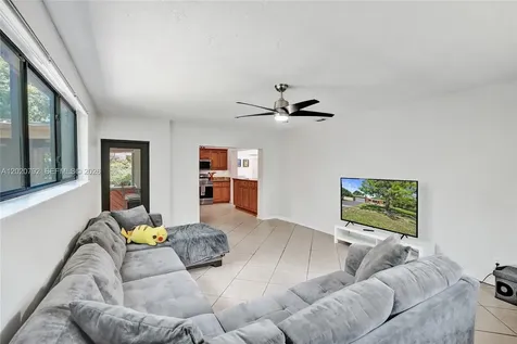 480 SW 55th Avenue Plantation FL 33317
