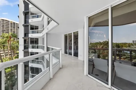 21205 Yacht Club Drive Aventura FL 33180