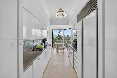21205 Yacht Club Drive Aventura FL 33180
