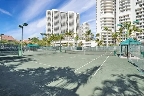 21205 Yacht Club Drive Aventura FL 33180