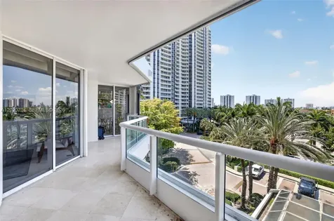 21205 Yacht Club Drive Aventura FL 33180