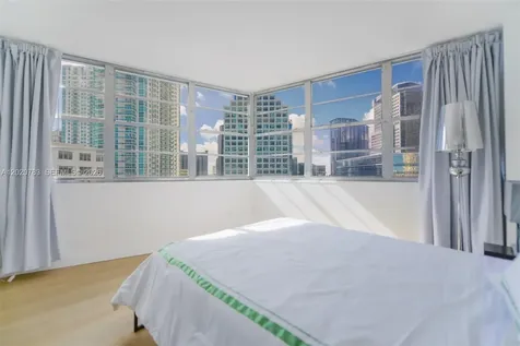 801 Brickell Bay Drive Miami FL 33131