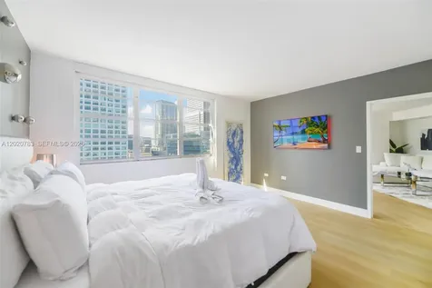 801 Brickell Bay Drive Miami FL 33131