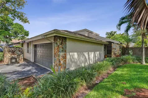 30 Cedar Road Hollywood FL 33021